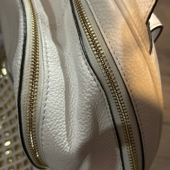 Backpack - Picture 3 of 4